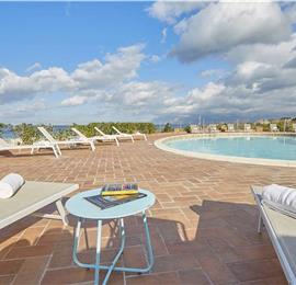2 bedroom seaside apartments with shared pool, sleeps 4-5